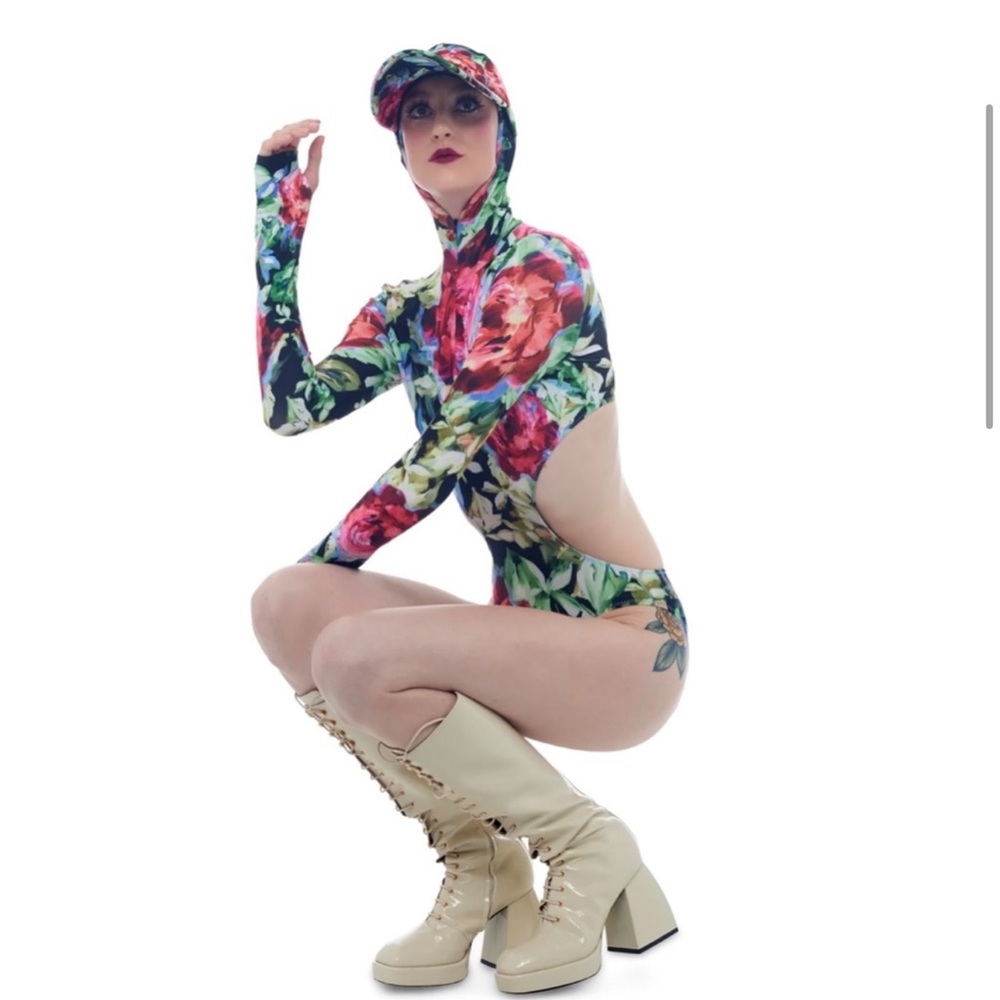 Norma Kamali hooded floral bodysuit suit swim size L Large pink green resort